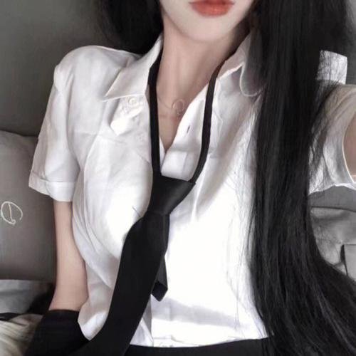哈莉·奎茵第二季封面